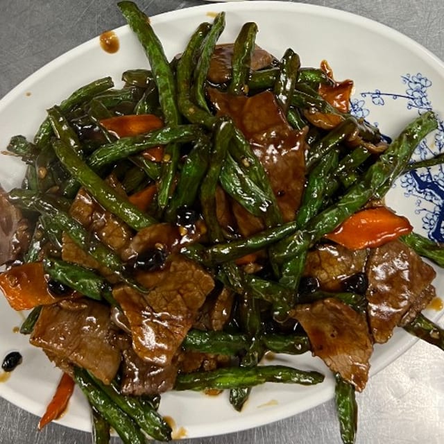 Beef with Green Bean in Black Bean Sauce.