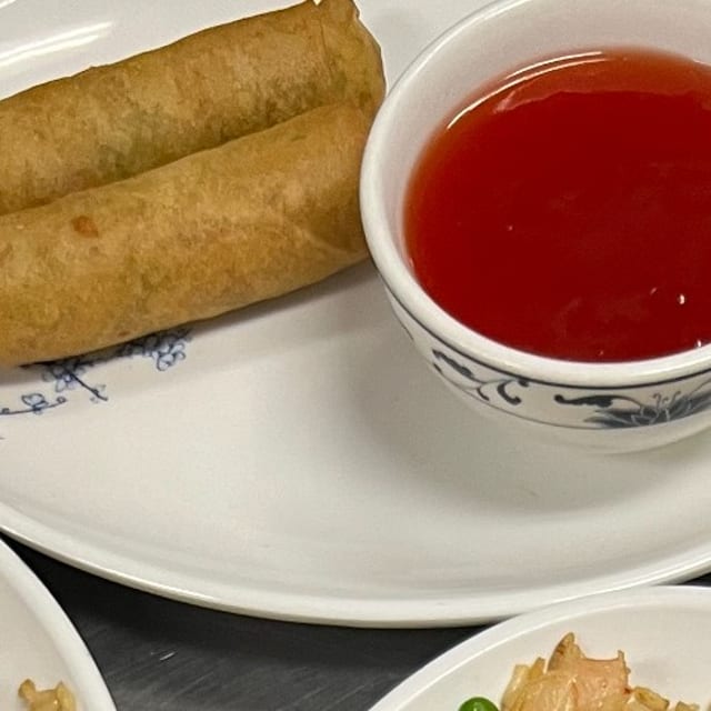 Egg Rolls (2) 春卷.