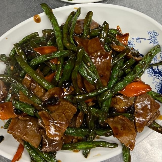 Beef with Green Bean in Black Bean Sauce 豉汁四季豆牛.